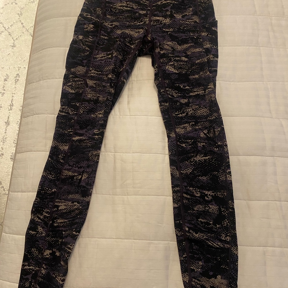 Lululemon speed up tight size 6